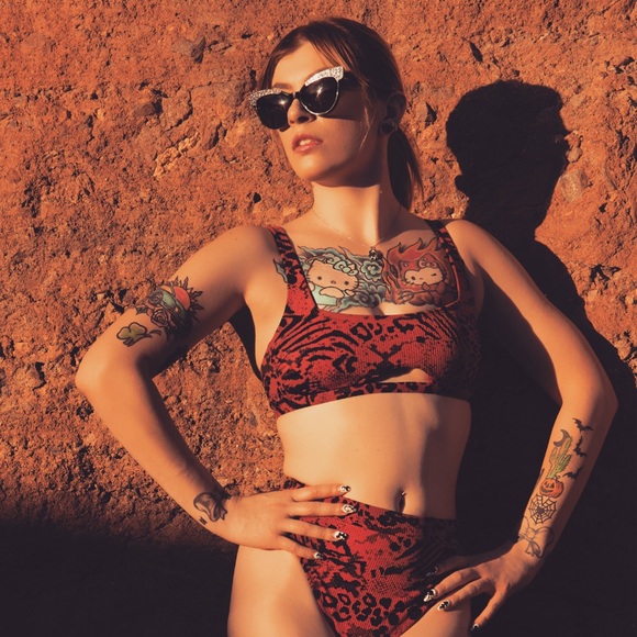 ๐ ๐ฎ๐ป๐ช๐ซ ๐ผ๐ฉ๐น๐ช ๐ - Picture 7 of 10